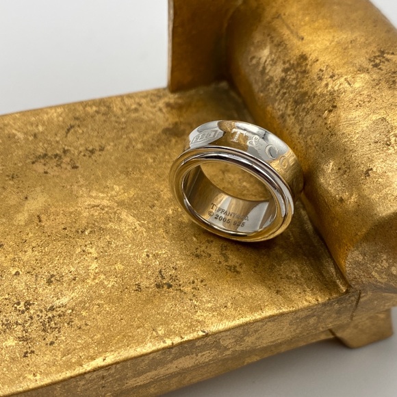 Authentic Tiffany & Co. 2005 NY Sterling Silver 925 and  Round ring 1837 - Picture 8 of 9